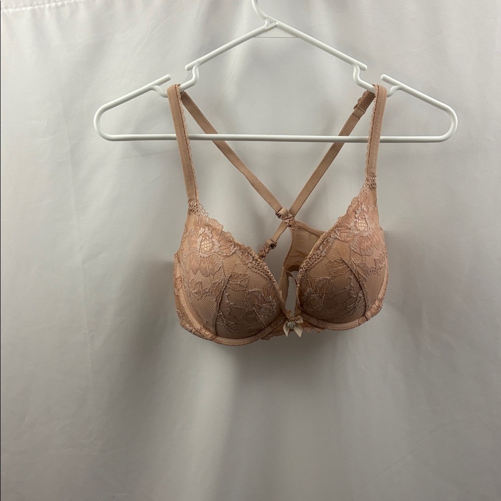 Victoria's Secret Body By Victoria Push Up Bra Size 32DD